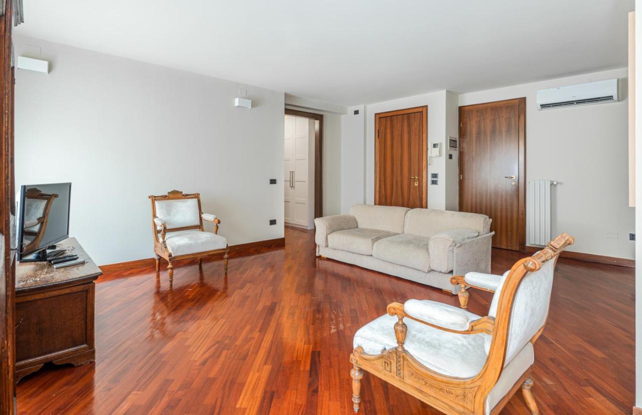 Cozy 2 Bedroom In The Heart Of ヴェローナ エクステリア 写真