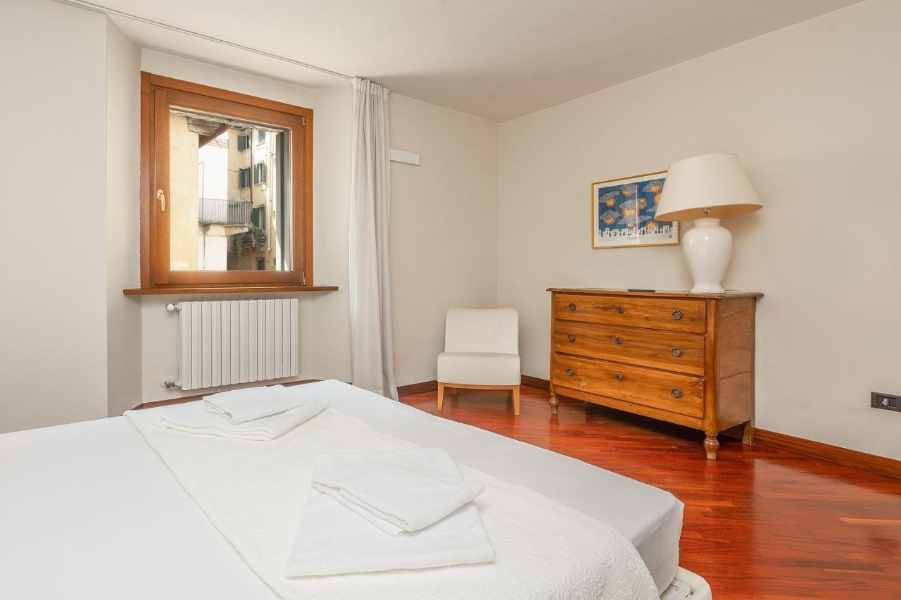 Cozy 2 Bedroom In The Heart Of ヴェローナ エクステリア 写真